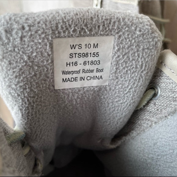 *SOLD* Sperry Turquoise and Gray Saltwater Duck Boots Size: 10 - Picture 9 of 11